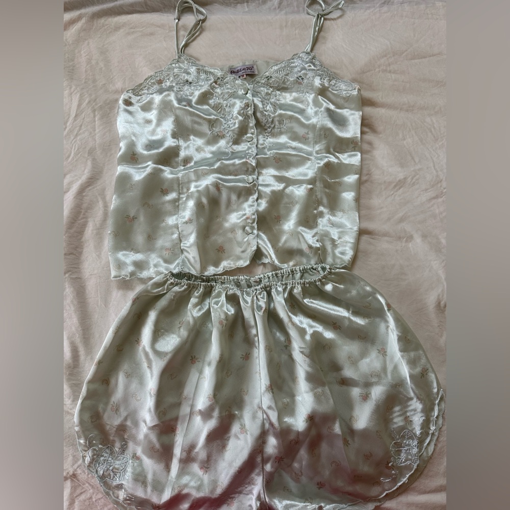 Elegant Satin Sleepwear in Silver